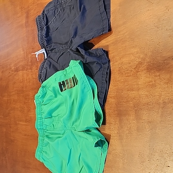 Boys Shorts Bundle Size Small - Picture 1 of 3